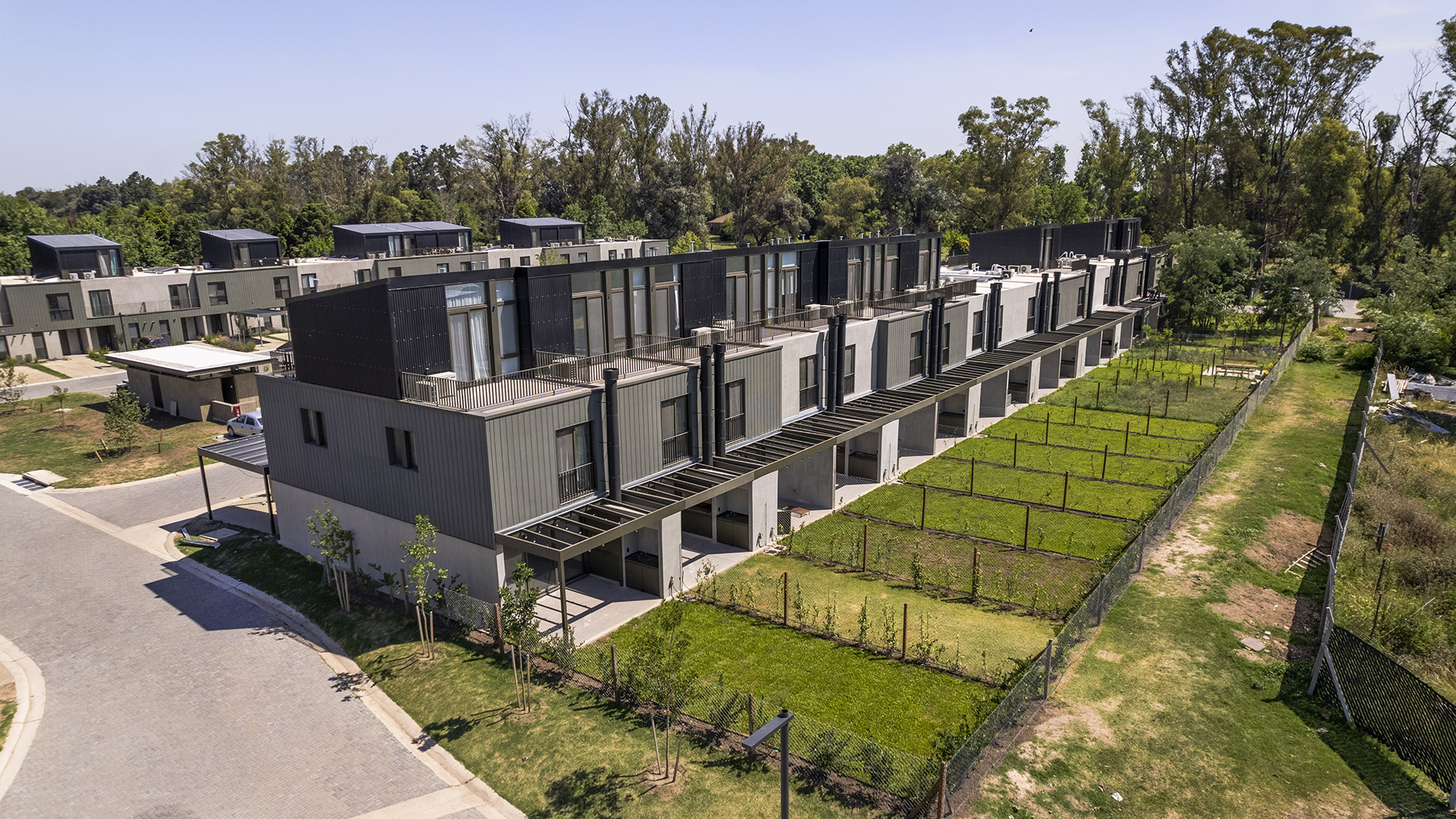 Cómo los Townhouses Están Revolucionando la Vida en Pilar